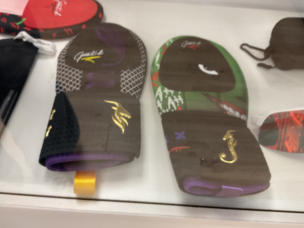 Goated sliding glove - BLACK/GREEN AND BLACK/PURPLE  image 0